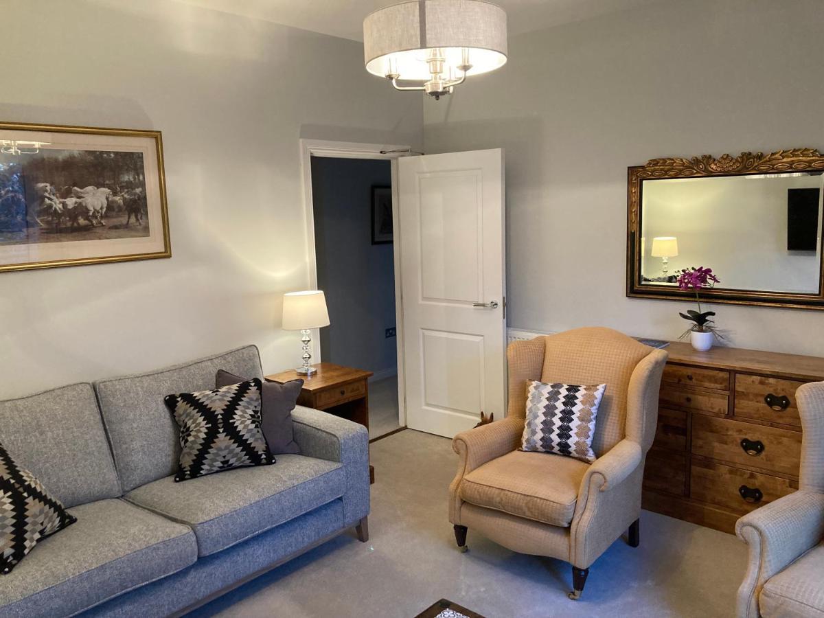 Hedgefield House - Serene Top Floor Flat Inverness Exterior foto